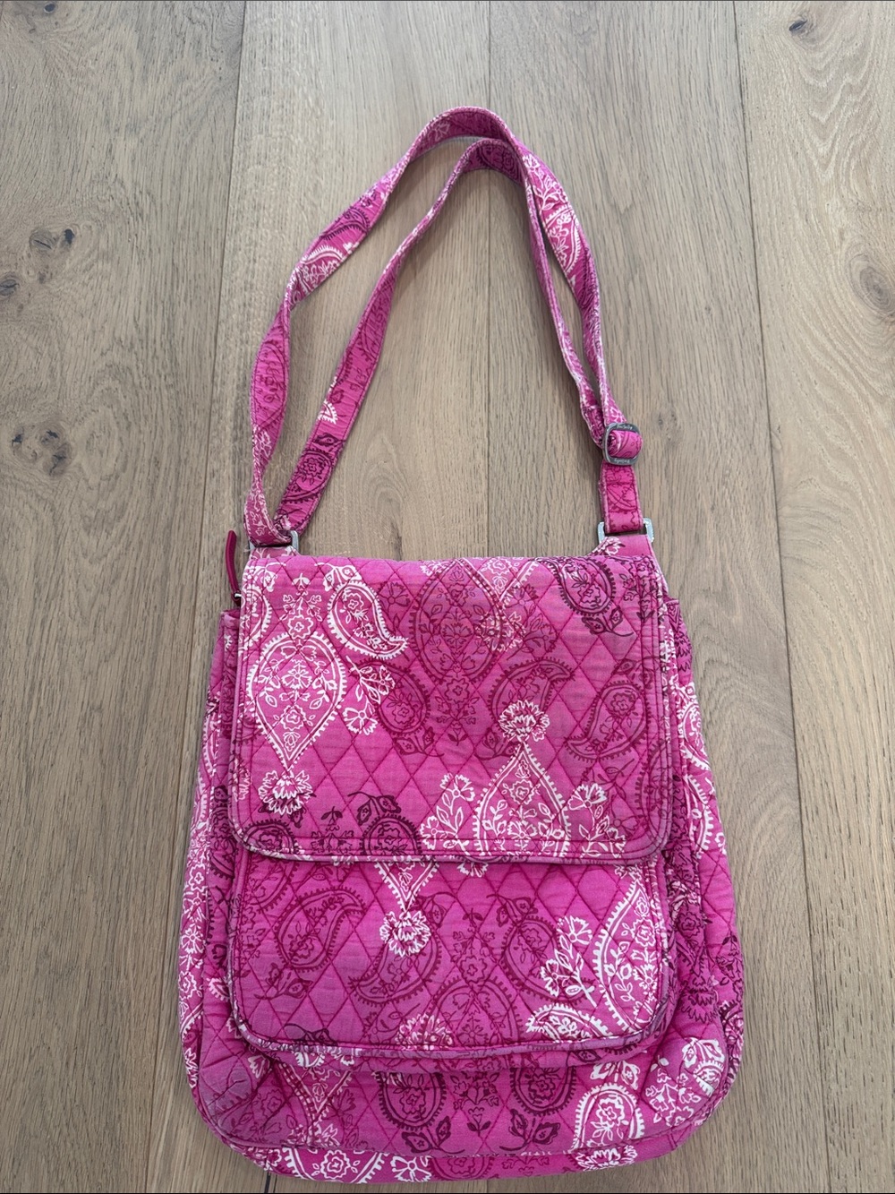 Vera Bradley Pink Paisley Messenger Crossbody Adjustable Long Strap Quilted Bag